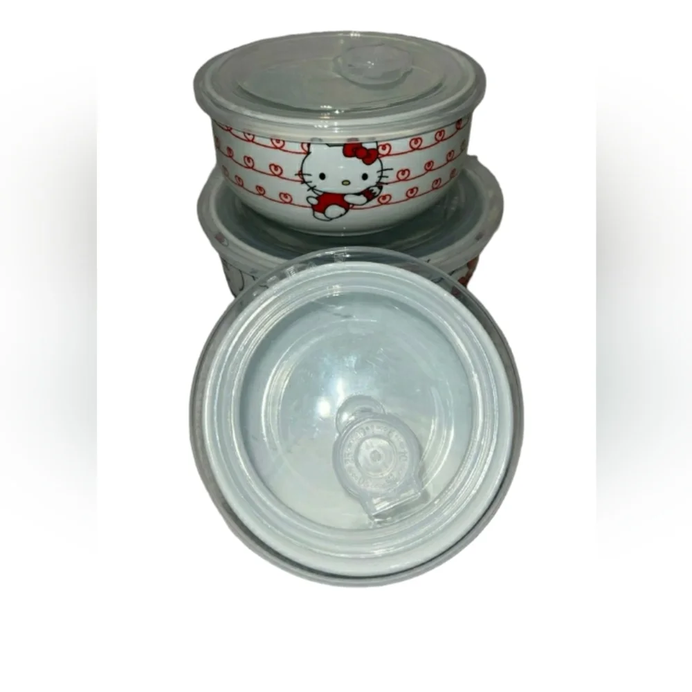Hello Kitty valentine Tupperware